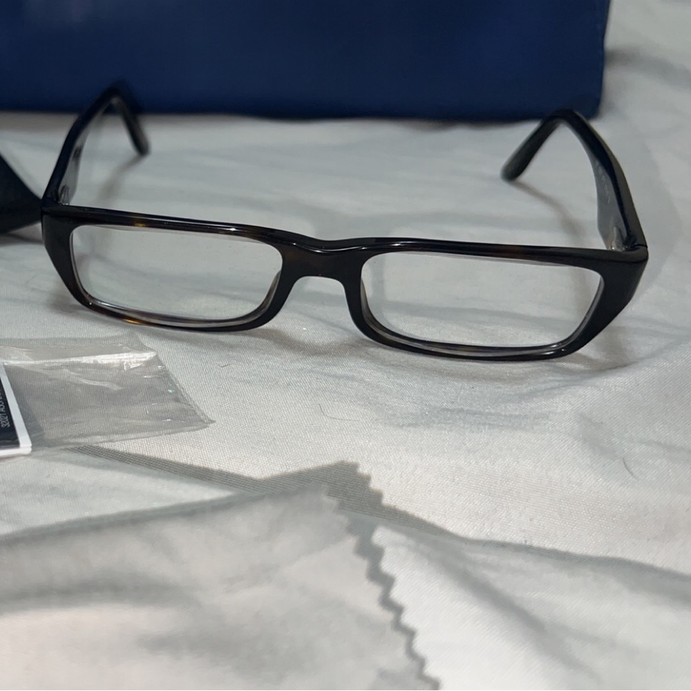 Authentic Ray Band Glasses with case and cleaning cloth